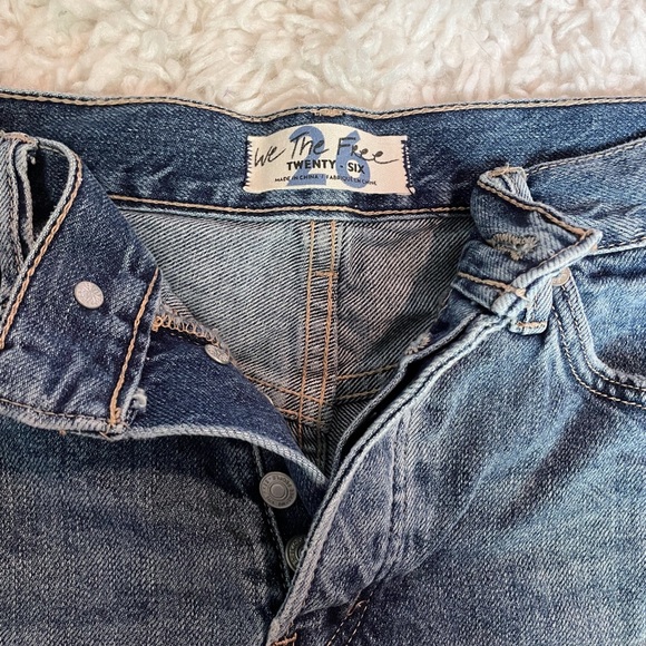 FREE PEOPLE DENIM SHORTS - Picture 3 of 4